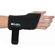 Mueller Green Fitted Wrist Brace